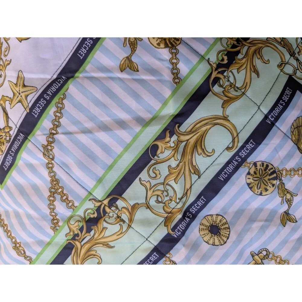 VICTORIA'S SECRET Portable Blanket Packable Picnic Beach Victoria Sailor  57x52”